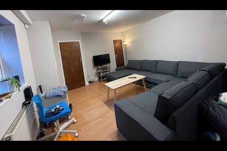 6 Bed Terraced House, Roebuck Road, S6 - Photo 2