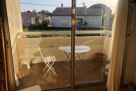 Appartement F1 à louer à TOURNON SUR RHONE - Photo 2