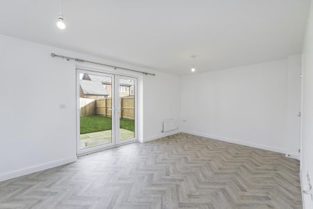 3 bedroom semi-detached house to rent - Photo 3