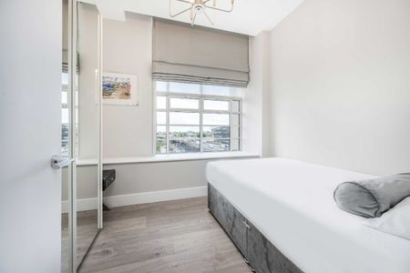 Great West Road, Brentford, TW8, London - Photo 5