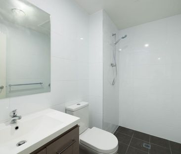 Modern 1-Bedroom Apartment in Prime CBD Location - Photo 5