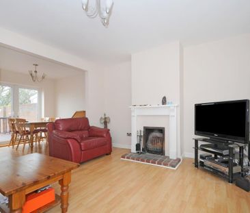 3 bedroom semi-detached house to rent - Photo 6