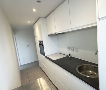 Spacious EN SUITE available in modern 3 bed property in Clapham/Nin... - Photo 6