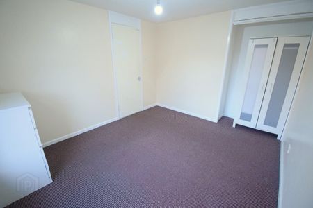 22 Lawnmount Street, BT68BS, Belfast - Photo 3