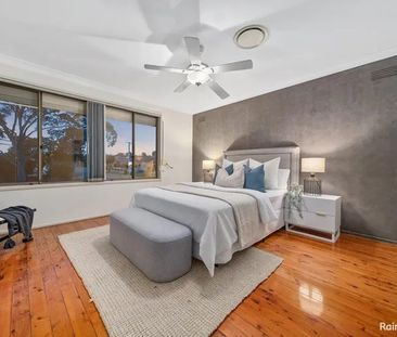 Spacious Family Home in Quiet Smithfield Cul-de-Sac - Photo 3