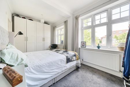 5 bedroom semi-detached house to rent - Photo 4