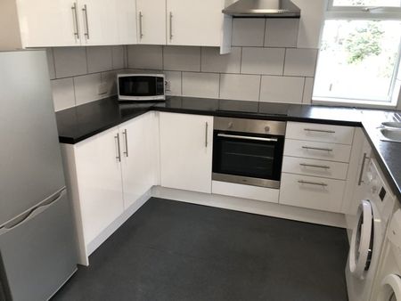Room in a Shared House, Slade Road, B23 - Photo 4