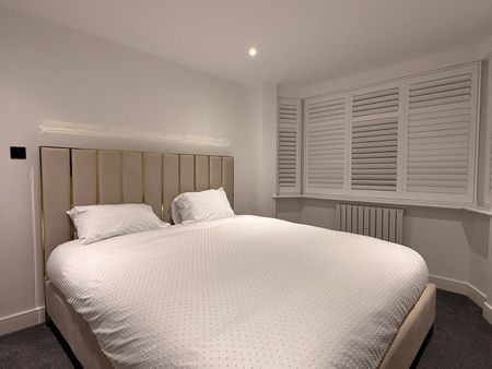 3 Bed Semi-Detached House, Wymering Road, W9 - Photo 4