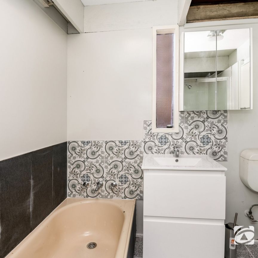 1/604 Napier St, White Hills - Photo 1