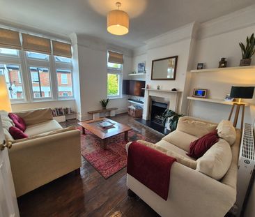 2 Bed Flat, Southfield Road, W4 - Photo 1