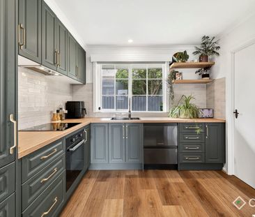 6 Wood Street, Mornington, Vic 3931 - Photo 2