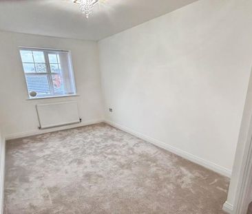 4 bedroom detached house to rent - Photo 2