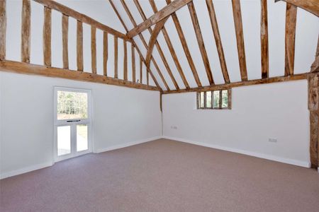 A beautifully refurbished Grade II listed home in rural setting - Photo 4