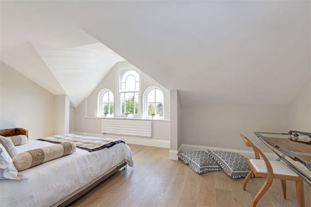 6 Bedroom Semi-Detached To Let - Photo 1