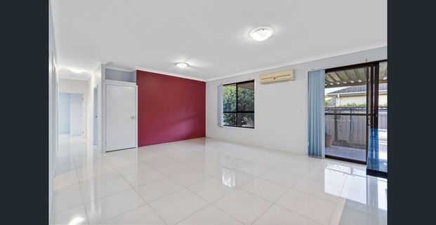 Modern Family Home with Split-System Air-Conditioning Throughout - Photo 1