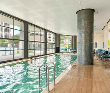 Surfers Paradise - Photo 1