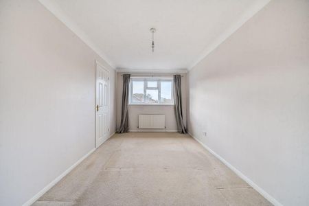 3 bedroom end of terrace house to rent - Photo 3