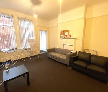 4 bedroom apartment to rent - Photo 4