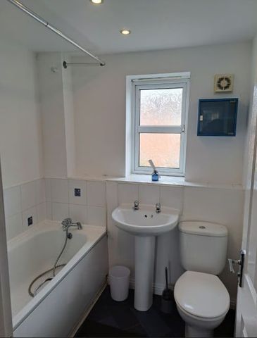 Room in a Shared House, Newton Heath, M40 - Photo 5