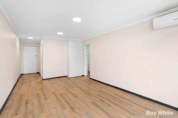 Hop skip and jump to the CBD - Photo 1