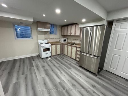 For Lease - 1028 Fernandez Drive Unit# Bsmt, Mississauga, Ontario - Photo 4