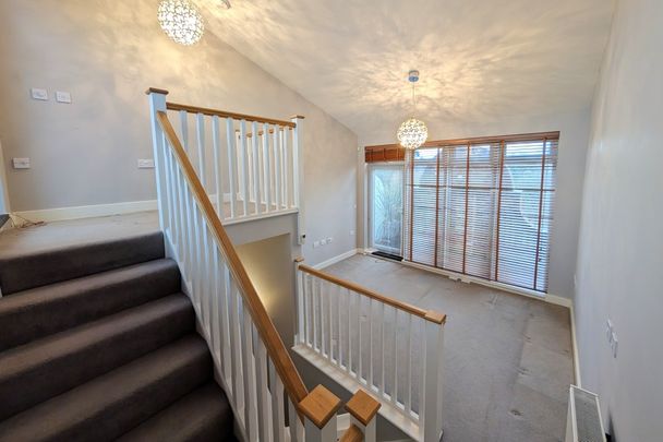 Gresham Park Road, Woking - 4 bedrooms Property for lettings - Seymours - Photo 1