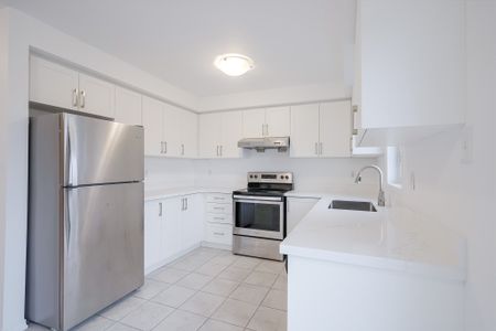 For Lease - 2655 Deputy Minister Path, Oshawa, Ontario - Photo 4