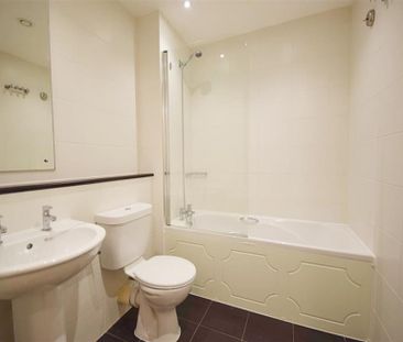 Warwick Court, Cheadle - Photo 5