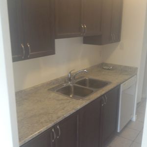 110 University Av West - Photo 2