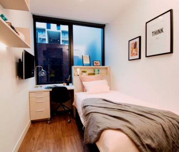 6 Bed Townhouse - Photo 4