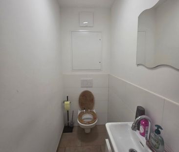 Zwischen Naturidylle und Stadtkomfort: attraktive 3-Zimmer-Wohnung ... - Foto 5