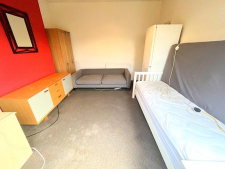 1 bedroom house of multiple occupation to rent - Photo 2