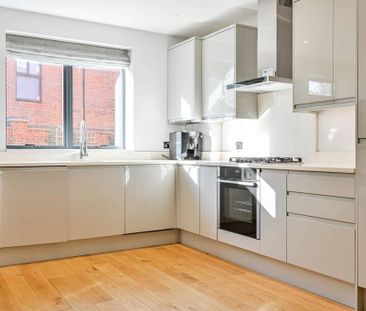 4 bedroom terraced house to rent - Photo 6