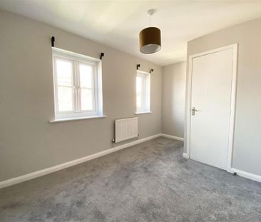 2 bedroom semi-detached house to rent - Photo 3