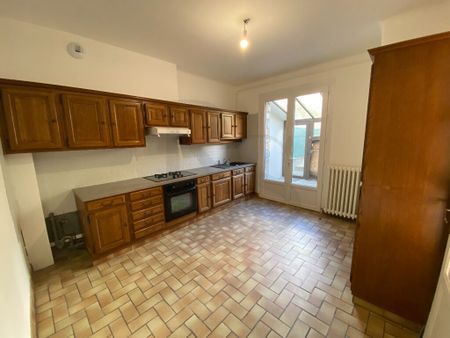 Location Appartement 5 pièces 122m² - Photo 5