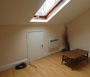 ***Available NOW* A one bedroom second floor property in the heart ... - Photo 5