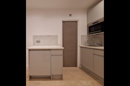 Studio Flat, Junction Road, N19 - Photo 3