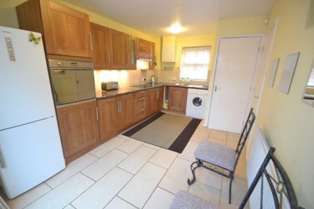 3 bedroom end of terrace house to rent - Photo 5