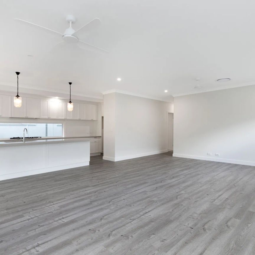 Spacious Family Home in the Heart of Sherwood - Photo 1