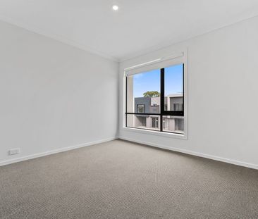 Contemporary Comfort in the Heart of South Morang - Photo 4