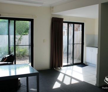 Self contained studio room in heart of Maroochydore - Photo 5