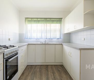 Low maintenance unit! - Photo 3