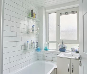 Howcroft House – Room 2 - Photo 6