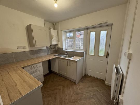 3 bedroom semi-detached house to rent - Photo 1