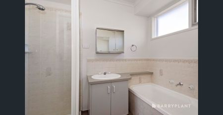 Space, Style, and Comfort Combined - Photo 3