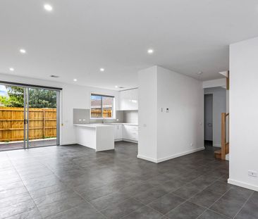 EXCEPTIONALLY DESIGNED TOWNHOUSE! - Photo 3