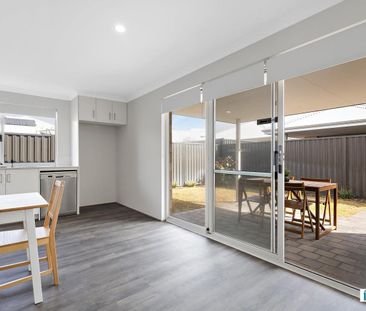 Modern Eglinton Co-Living with Private Ensuite & Kitchenette $340 p... - Photo 2