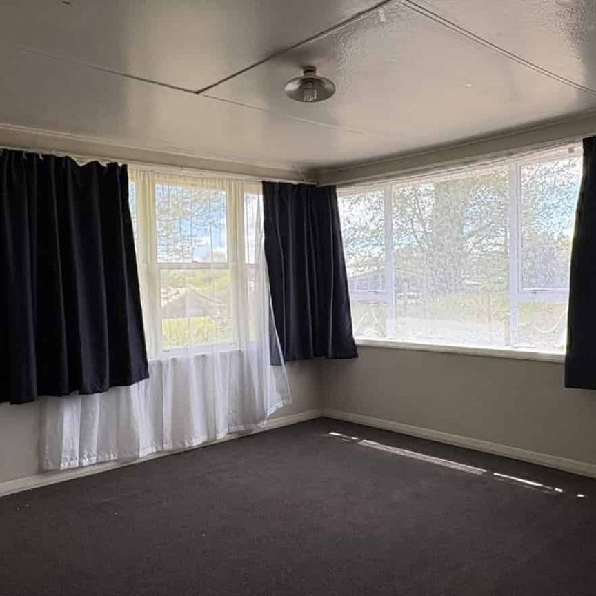 Three-Bedroom Family Home for Rent in Putaruru - Photo 1