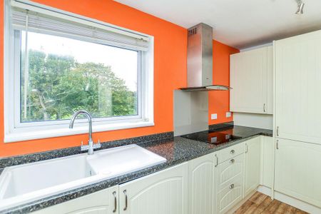 2 bedroom flat to rent - Photo 4