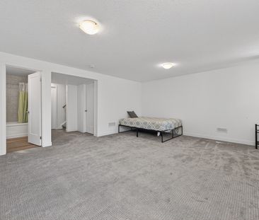 For Lease - 95 Queensbrook Crescent, Cambridge, Ontario - Photo 4